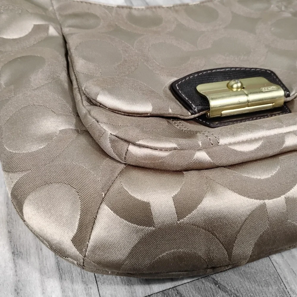Coach Kristin Op Art Sateen Hobo Bag 19331 Khaki Mahogany Signature Shoulder